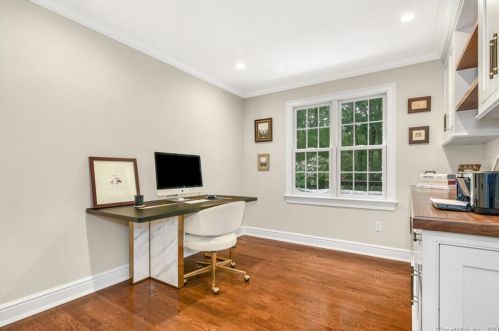 31 Hollow Tree Pl, Wilton CT  06897-2314 exterior