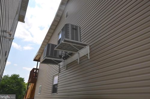 447 Baltimore St, Hanover PA 17331-3205 exterior