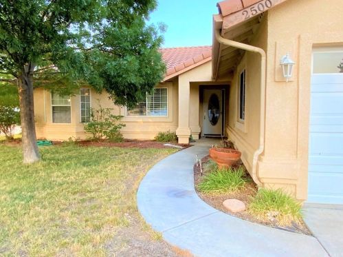 2500 Starling Dr, Lake Nacimiento, CA 93446-4719