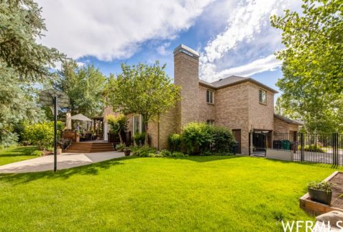 6 Mistywood Ln, Sandy UT 84092-4850 exterior