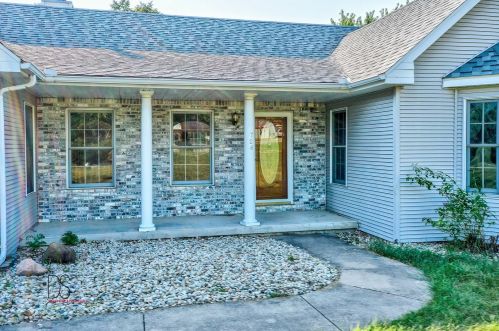 726 Orange Ave, Marseilles, IL 61341-1572