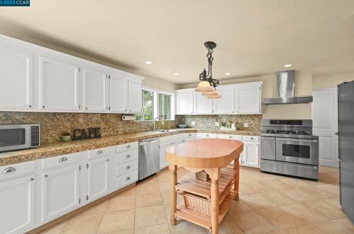 3840 Canyon Way, Pacheco, CA 94553-3716