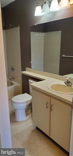 78 Willow Ct, Trenton NJ  08619-4625 exterior