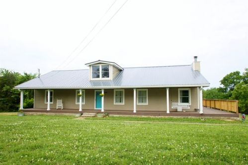 1369 Tassey Rd, Readyville, TN 37149-5053