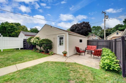 1383 Juliet Ave, Saint Paul MN  55105-2502 exterior