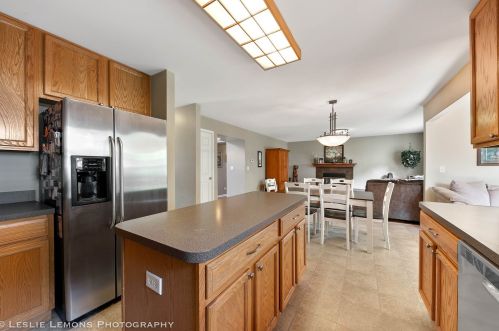 128 Reston Ct, Sycamore IL  60178-3000 exterior