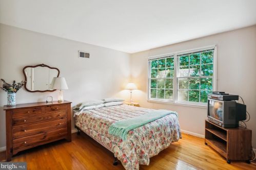 11924 Viewcrest Ter, Silver Spring MD 20902-1553 exterior