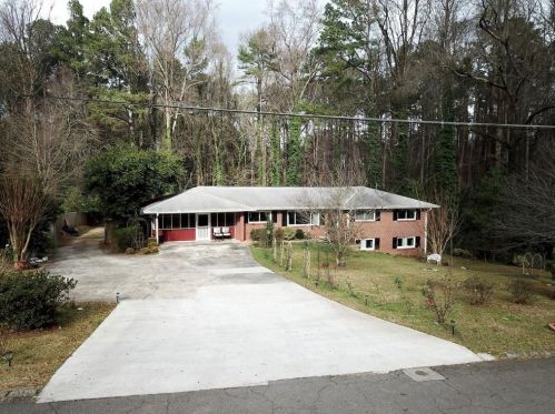 849 Shadybrook Dr, Marietta, GA 30066-6214