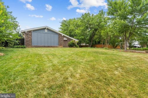 5 Heritage Rd, Fredericksburg, VA 22405-2848