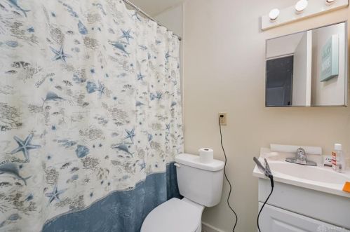 2130 Hatmaker St, Cincinnati OH 45204-1979 exterior