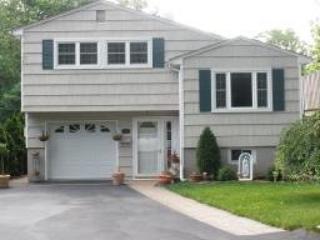 12 Riverside Dr, Parsippany, NJ 07834-2133