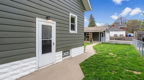 1975 Hyacinth Ave, Saint Paul, MN 55119-3250