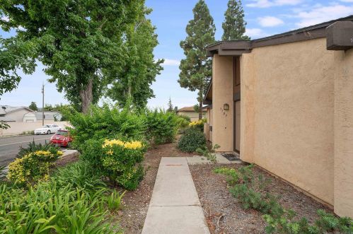 3589 Coconut Way, Oceanside, CA 92058-1673