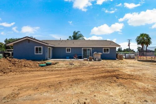 16975 Obsidian Dr, Riverside CA  92508-9407 exterior
