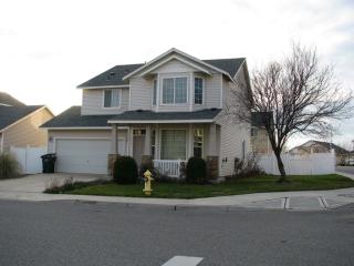 4712 Arabian Ln, Pasco, WA 99301-6678