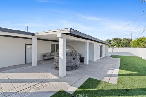 300 Brookhurst St, Anaheim CA  92801-5608 exterior