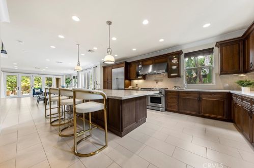 248 Desert Bloom, Irvine CA  92618-8872 exterior