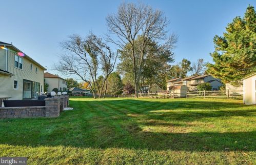 16 Ronit Dr, Trenton NJ 08628-2225 exterior