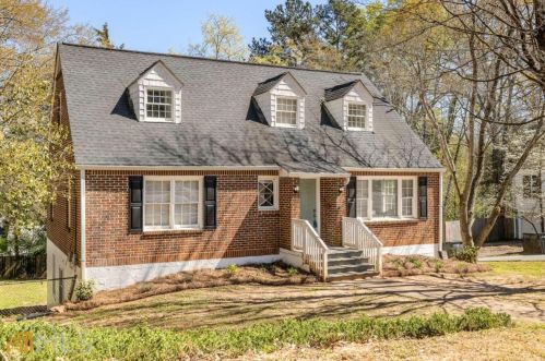 2498 Jewel St, Atlanta GA  30344-2827 exterior