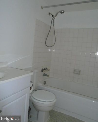 6033 Majors Ln, Columbia MD  21045-4131 exterior
