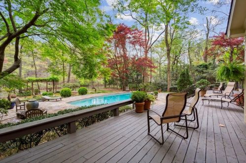 1840 Brandon Hall Dr, Atlanta GA  30350-3709 exterior