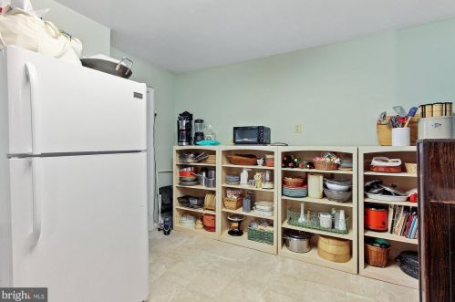 564 Broadway, Hanover PA 17331-2504 exterior