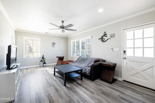 7662 Paso Robles Ave, Van Nuys CA  91406-2141 exterior