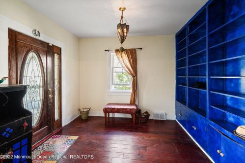 47 Westside Ave, Tinton Falls NJ 07701-1451 exterior