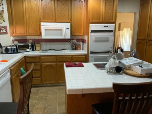 9033 Camden Dr, Elk Grove, CA 95624-3069
