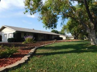 1345 Loftus Ln, Fresno, CA 93710-6337