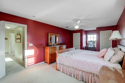 9639 Fallsridge Ct, Cincinnati OH 45231-2885 exterior