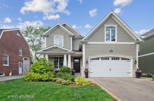 2224 Dewes St, Glenview, IL 60025-4155
