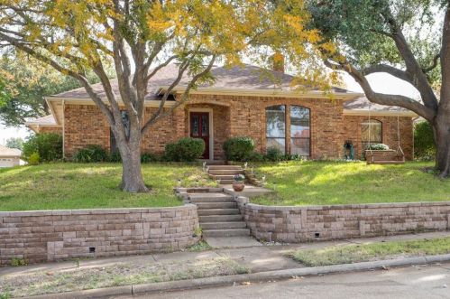 3122 Regency, Carrollton, TX 75007-2701