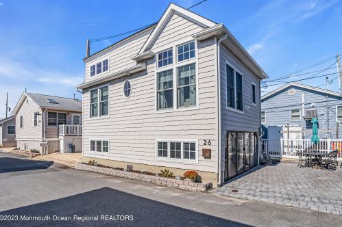 26 Shell Way, Lavallette, NJ 08735-1829