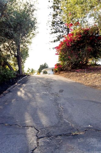 2166 Warmlands Ave, Vista CA  92084-3338 exterior