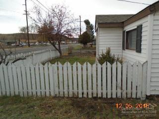 719 9th St, Prineville, OR 97754-1548