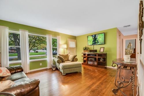 107 Roy St, Mokena, IL 60451-1850