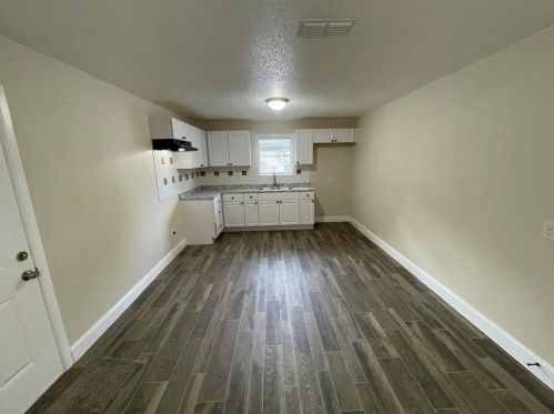 3800 Knox St, Fort Worth TX  76119-4819 exterior