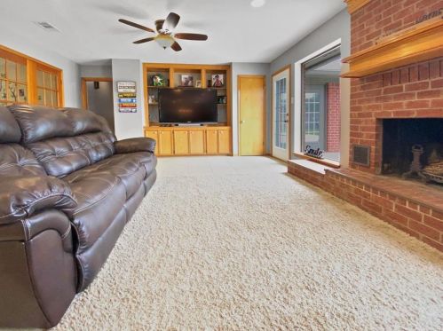 49 Colony Sq, Angleton TX 77515-3644 exterior