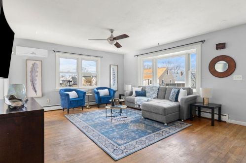 49 Lund St, Nashua, NH 03060-4441