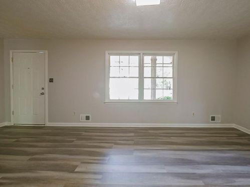 6925 Knollwood Dr, Morrow, GA 30260-3212