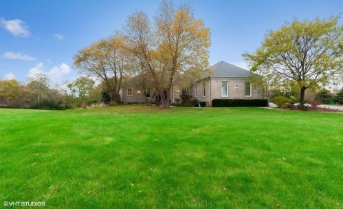 563 Birch Hollow Dr, Antioch, IL 60002-9370
