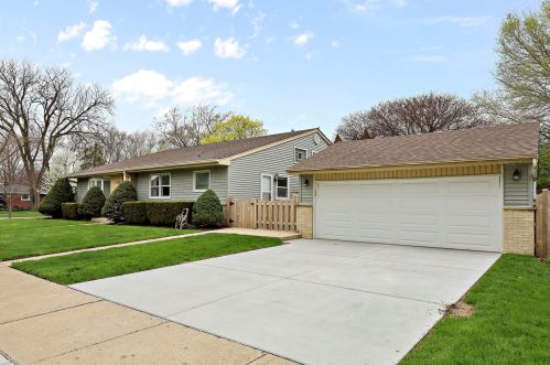 1106 Orchard St, Arlington Hts, IL 60005-2735