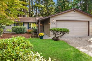 12221 68th Pl, Kirkland, WA 98033-8545
