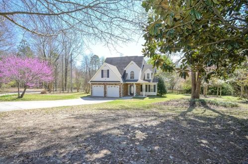 142 Hunters Lake Dr, Villa Rica, GA 30180-7376