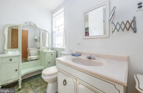 1424 Jackson St, Philadelphia PA  19145-3617 exterior