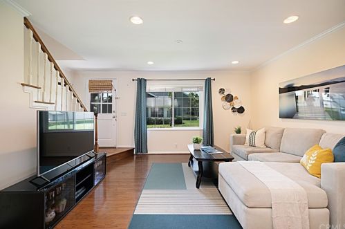 17 Woodfern, Irvine CA  92614-5457 exterior