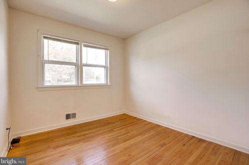 7321 Lamar Dr, Springfield VA  exterior