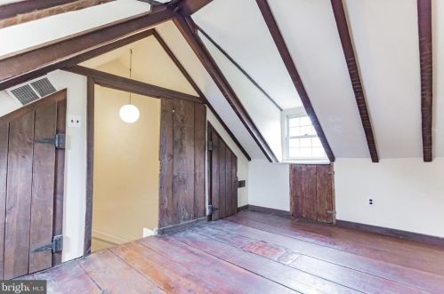 806 Front St, Philadelphia PA 19106-3019 exterior