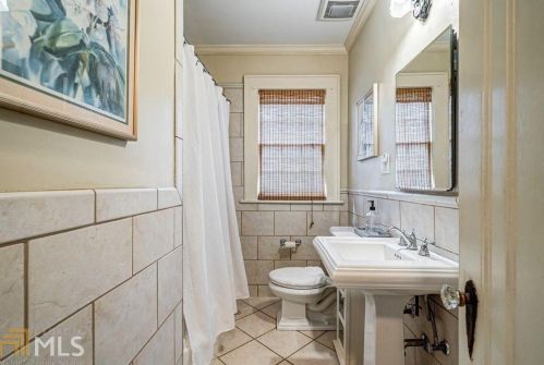 689 Cumberland Cir, Atlanta GA  30306-3256 exterior